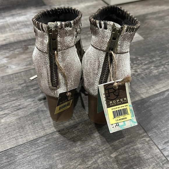NWT 7.5 Roper heels - Picture 5 of 7